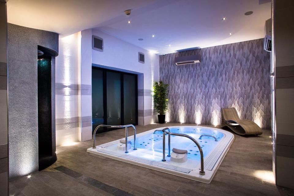 Hotel 315 Bar & Restaurant Huddersfield Esterno foto